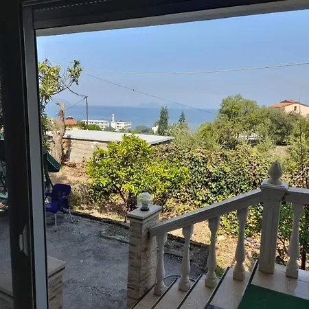 Biku Guesthouse On The Hill Vlore Exterior photo