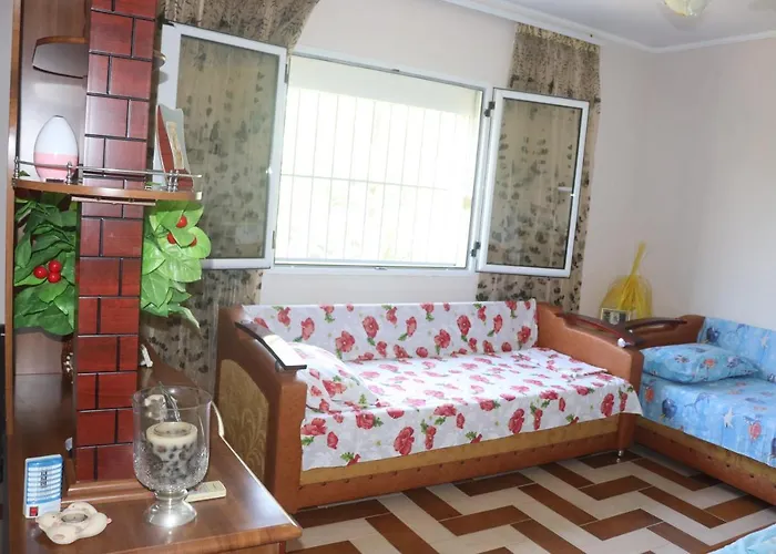 Biku Guesthouse On The Hill